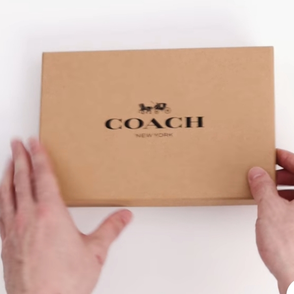 New! Boxed 3 in 1 Wallet in Signature Leather - Picture 3 of 3